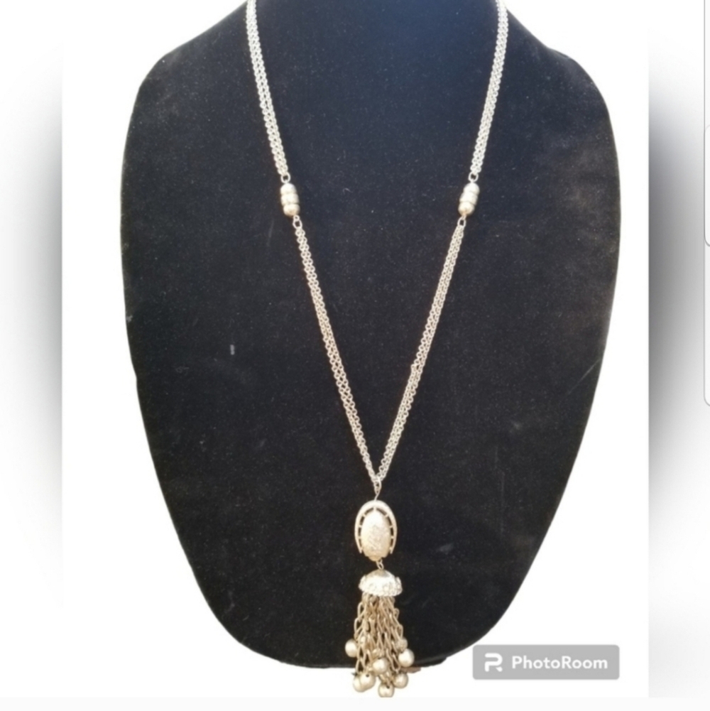 VINTAGE SILVERTONED ORNATE TASSEL PENDANT NECKLACE